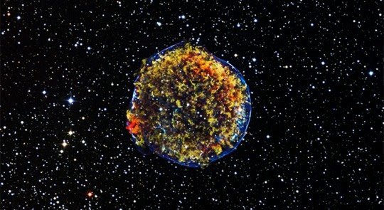 In 1572, the Danish physicist Tycho Brahe discovered this supernova called Stella Nova. By measuring the distance from this supernova and other novas, researchers later on concluded, that the universe is expanding constantly.  Photo: NASA/CXC/SAO